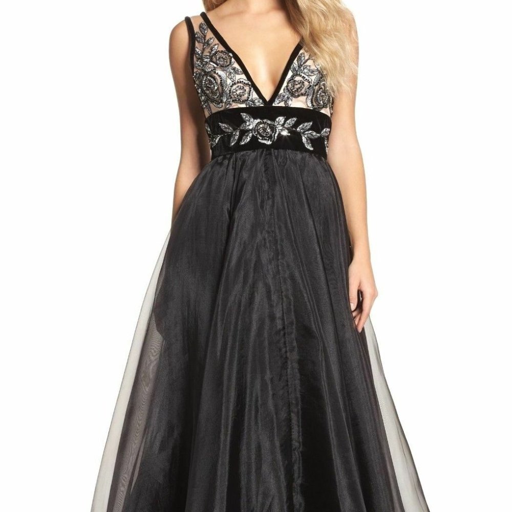 MAC DUGGAL 2035R BEADED FLORAL EMBROIDERED V-NECK VELVET BLACK GOWN sz 4